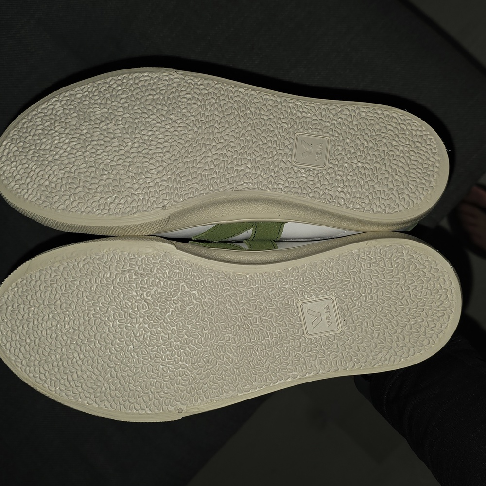 BNWOB Veja Leather & Suede White & Kiwi Sz 6 Sneakers - Picture 9 of 12